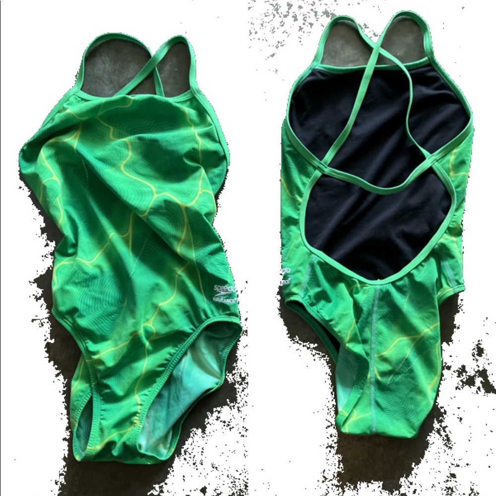 Speedo size 6/32 green